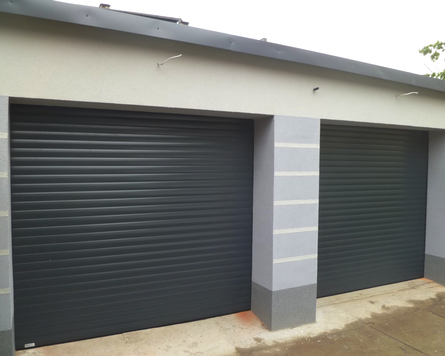 dwie bramy rolowane antracyt