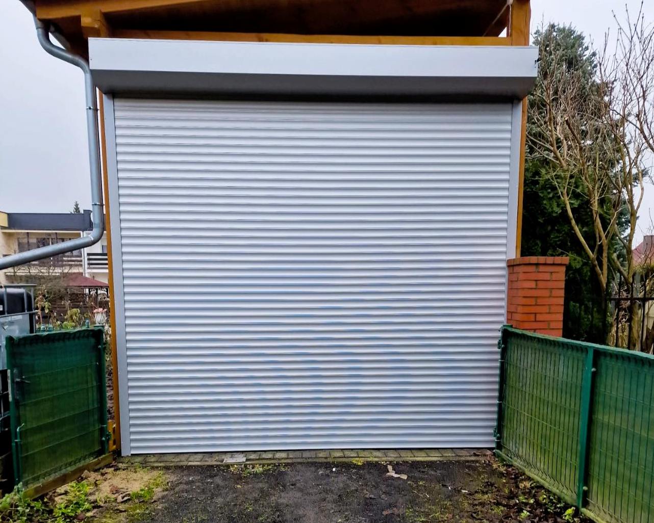 wysoka brama rolowana