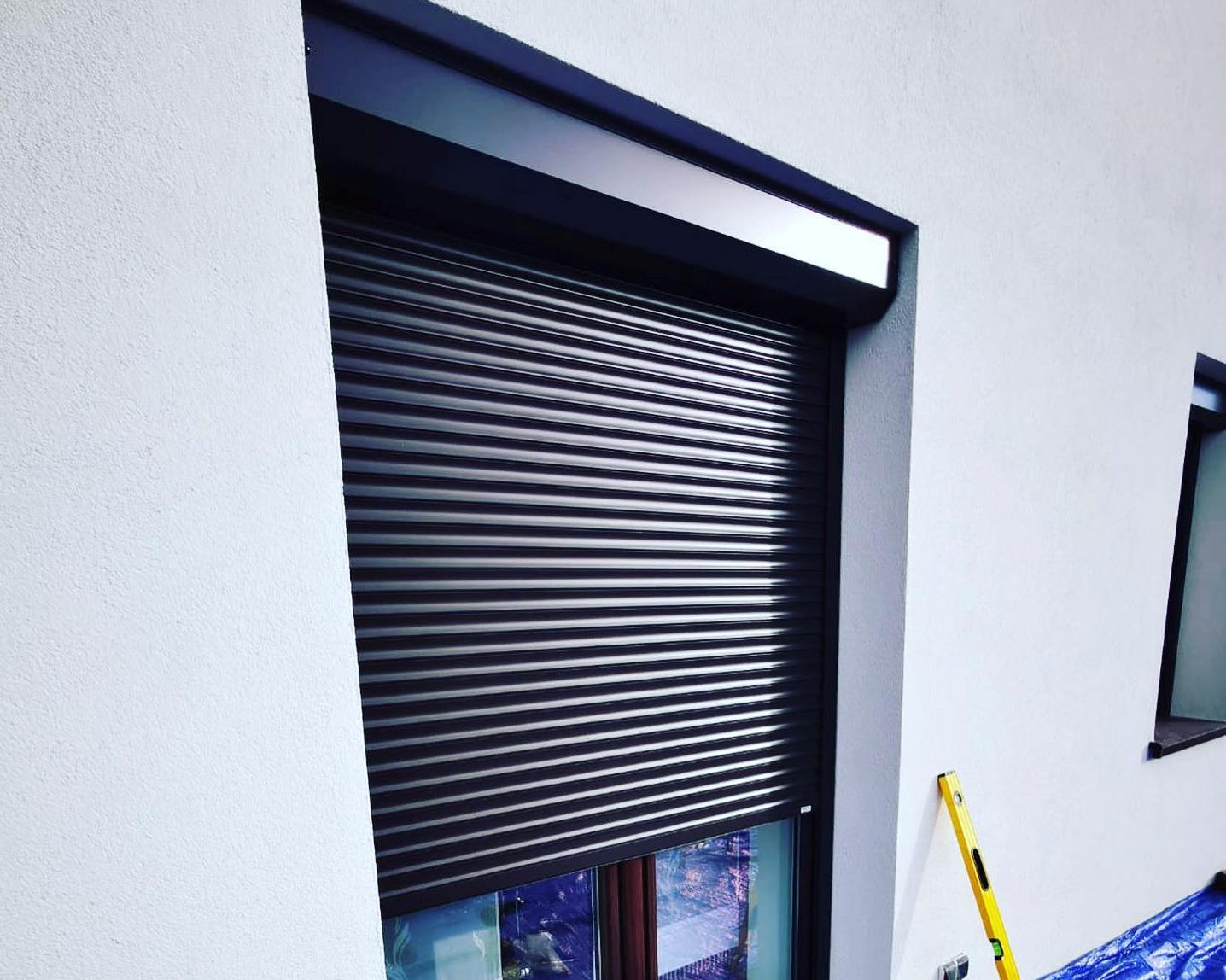 roleta natynkowa brązowa